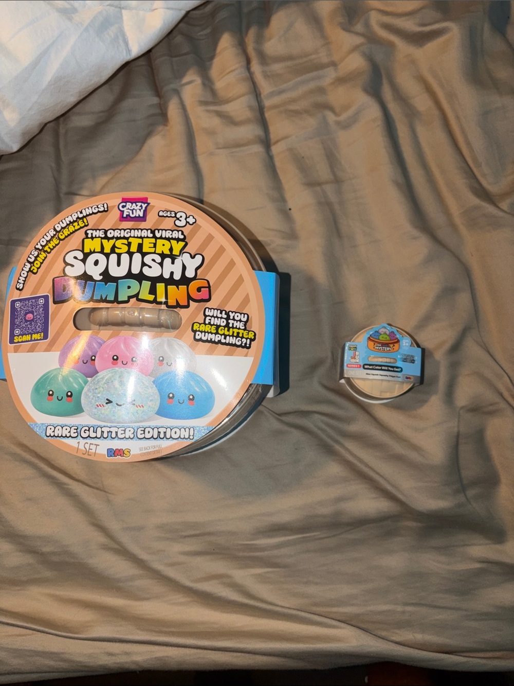 Mystery Squishy Dumpling - Rare Glitter Edition (Multicolor)